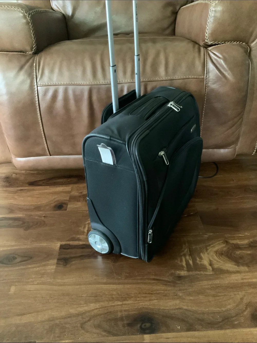 Samsonite questions leave